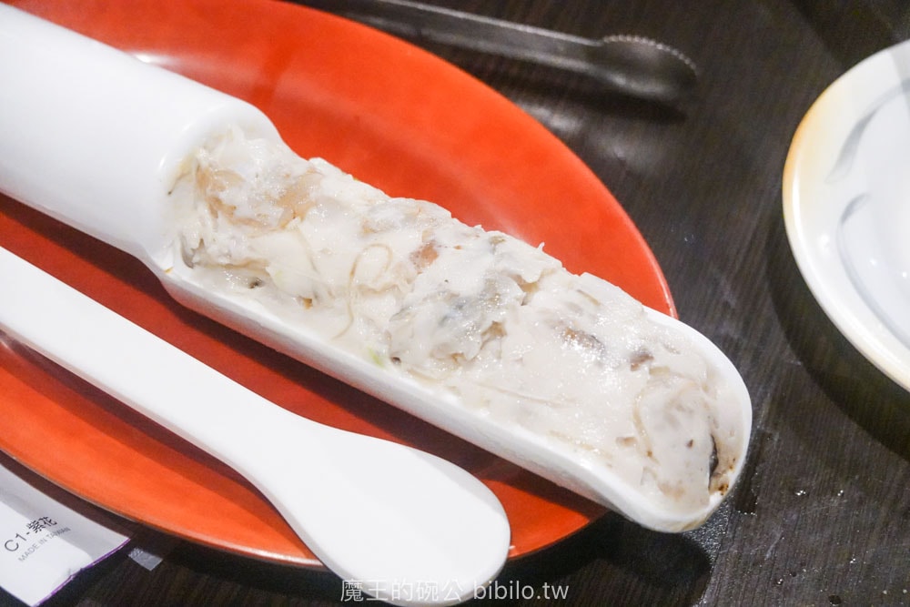 高雄在地老火鍋｜廣東沙茶爐  南部經典沙茶火鍋，魷魚扁魚湯底的清甜滋味