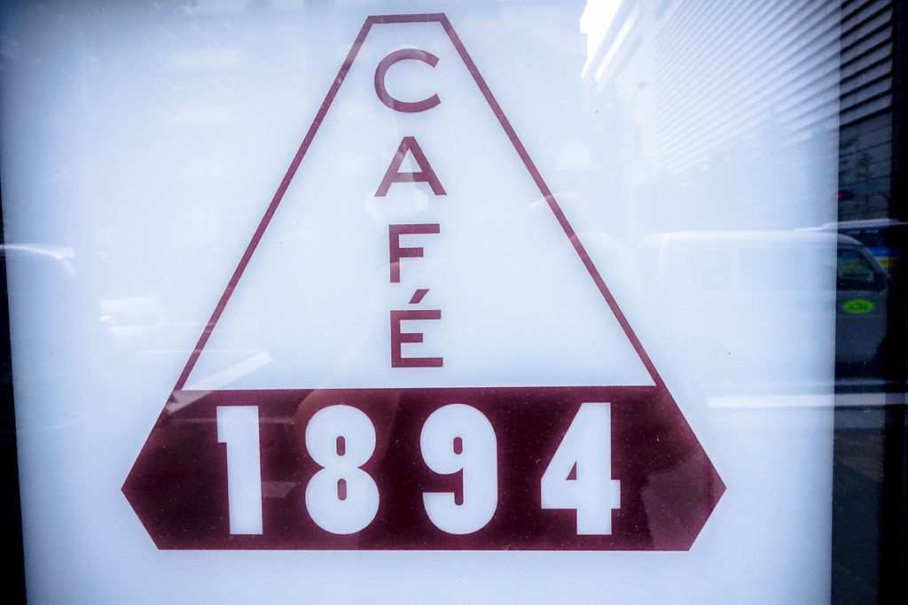『魔王旅日食記』東京車站 在華麗的歷史建築裡伶喀逼 1894 Cafe 氣勢很強的但餐點普通的咖啡廳『內文有店家資訊』 @魔王的碗公
