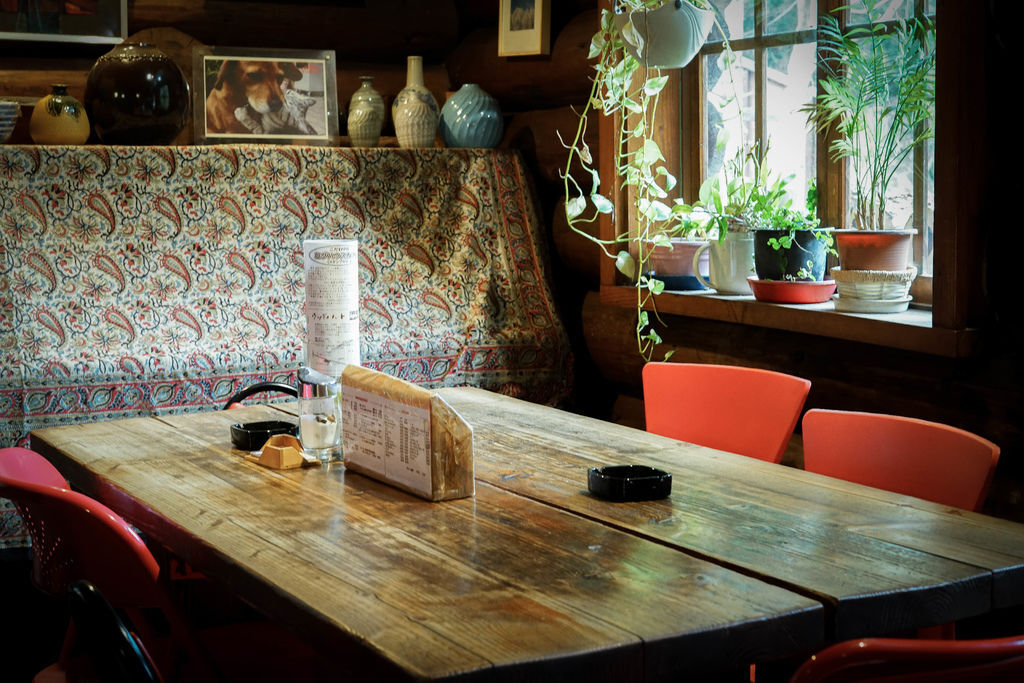 kamonose cafe カモノセキャビンＸ魔王 日本京都 像是美國西部電影裡會出現的那種美式鄉村咖啡廳 咖哩飯來的剛剛好 內文有店家資訊 @魔王的碗公